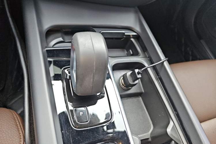 Used Volvo S60 2022 B4 Zhiyi Luxury Edition Gear Lever