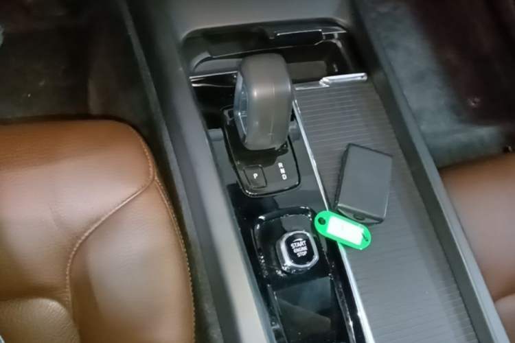 Used Volvo S60 2022 B4 Zhiyi Luxury Edition Gear Lever