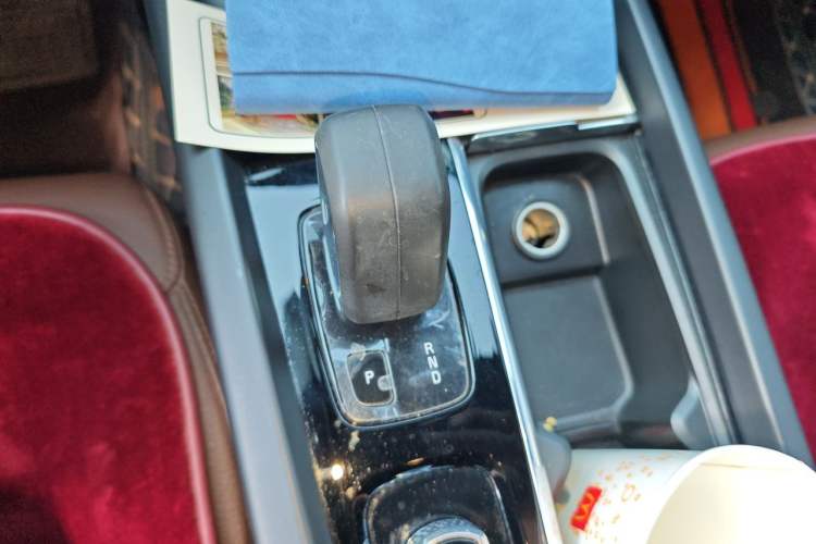 Used Volvo S60 2022 B4 Zhiyi Luxury Edition Gear Lever
