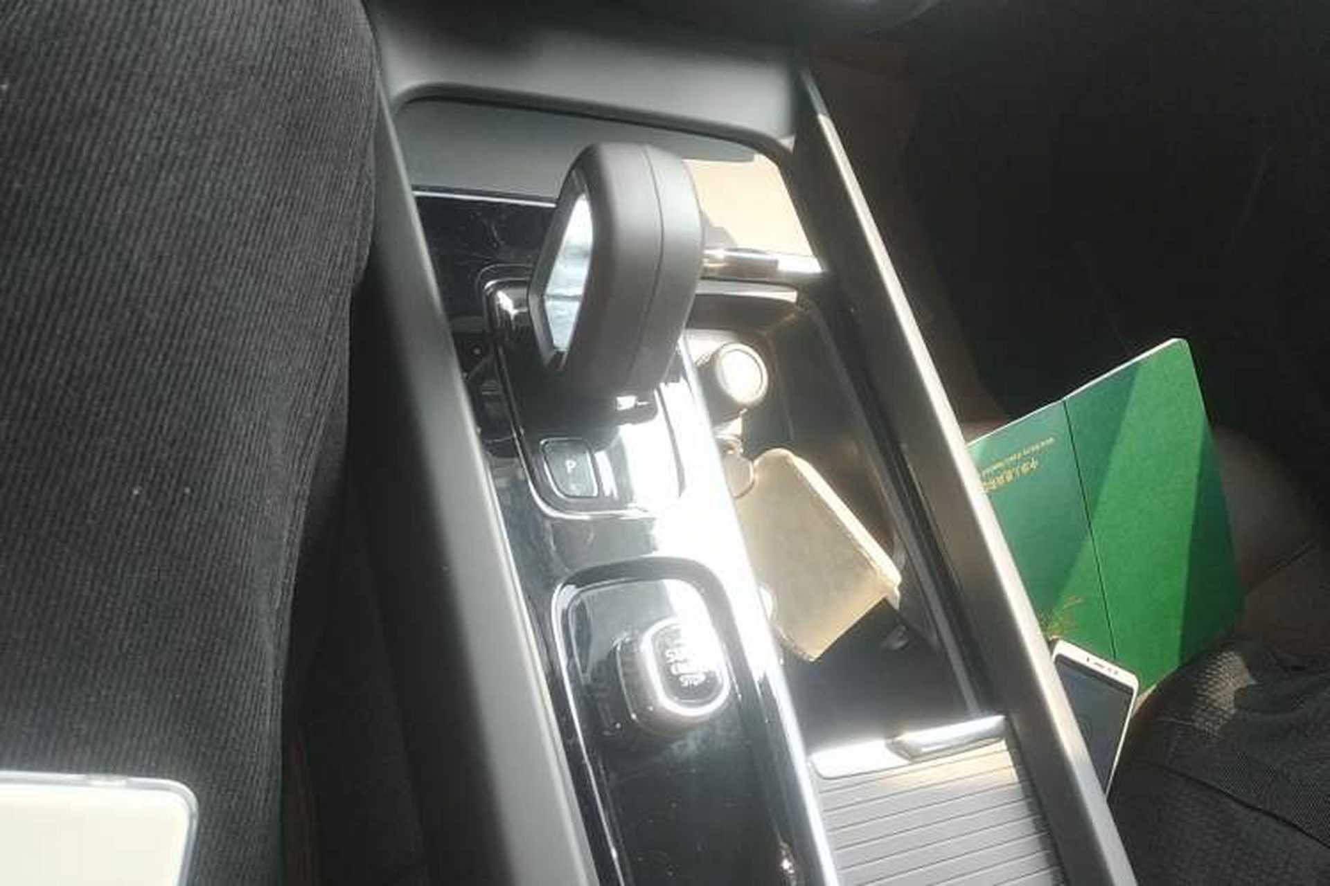 Used Volvo S60 2022 B4 Zhiyi Luxury Edition Gear Lever