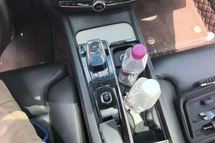 Used Volvo S60 2022 B4 Zhiyuan Luxury Edition Gear Lever