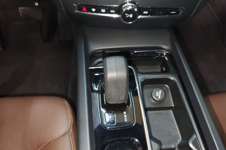 Used Volvo S60 2022 B4 Zhiyi Luxury Edition Gear Lever