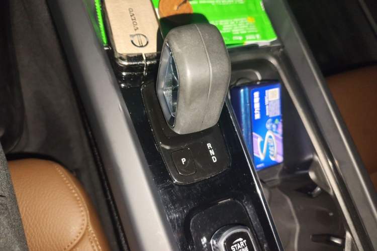 Used Volvo S60 2022 B4 Zhiyi Luxury Edition Gear Lever