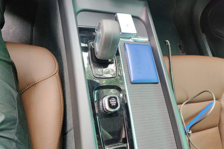 Used Volvo S60 2022 B4 Zhiyi Luxury Edition Gear Lever
