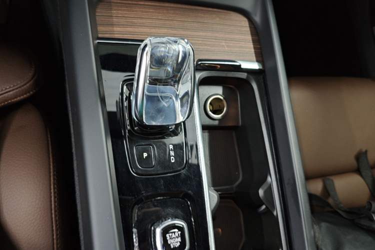 Used Volvo S60 2022 B4 Zhiyuan Luxury Edition Gear Lever