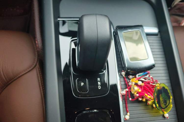 Used Volvo S60 2022 B4 Zhiyi Luxury Edition Gear Lever