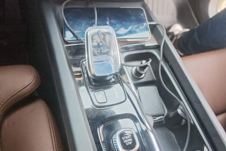 Used Volvo S60 2022 B4 Zhiyuan Luxury Edition Gear Lever