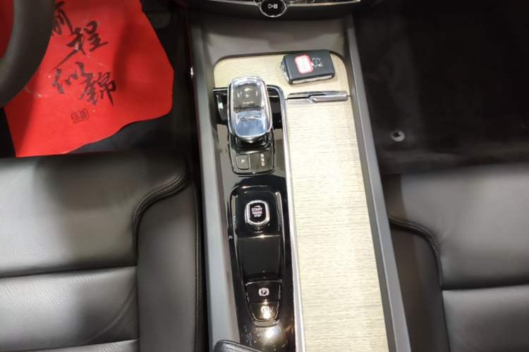Used Volvo S60 2022 B4 Zhiyuan Luxury Edition Gear Lever