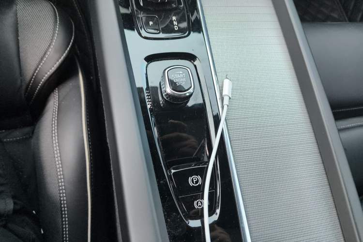 Used Volvo S60 2022 B4 Zhiyuan Sport Edition Gear Lever