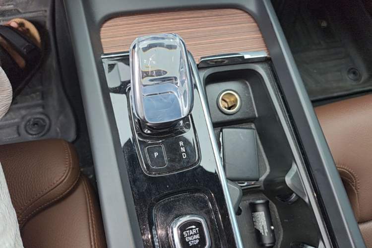 Used Volvo S60 2022 B4 Zhiyuan Luxury Edition Gear Lever