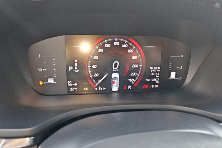 Used Volvo S60 2022 B4 Zhiyi Luxury Edition Instrument Cluster