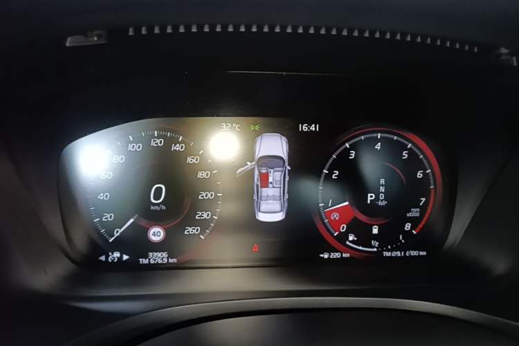 Used Volvo S60 2022 B4 Zhiyuan Luxury Edition Instrument Cluster