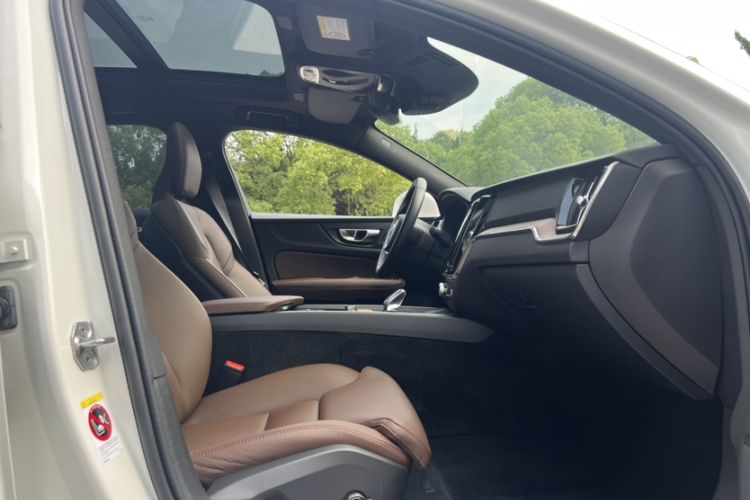 Used Volvo S60 2022 B4 Zhiyuan Luxury Edition Interior 11