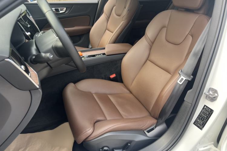 Used Volvo S60 2022 B4 Zhiyuan Luxury Edition Interior 2