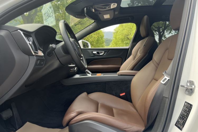Used Volvo S60 2022 B4 Zhiyuan Luxury Edition Interior 4