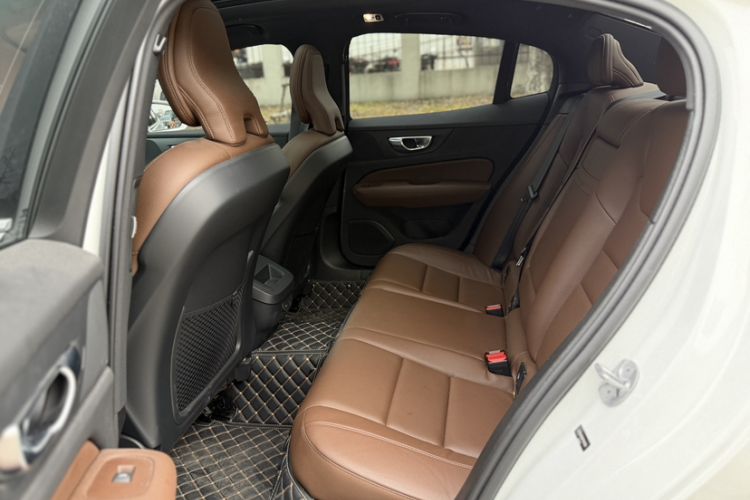 Used Volvo S60 2022 B4 Zhiyi Luxury Edition Interior 4