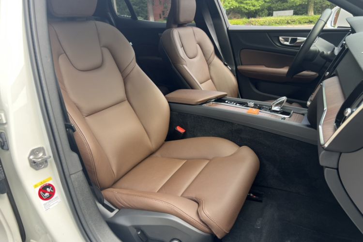 Used Volvo S60 2022 B4 Zhiyuan Luxury Edition Interior 5