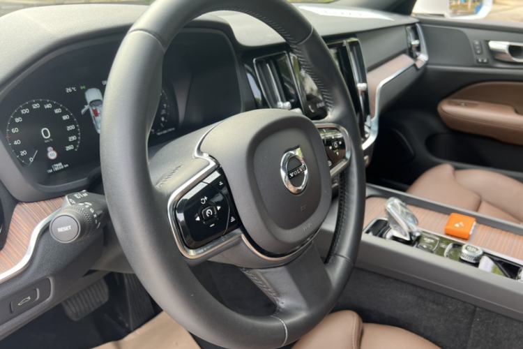 Used Volvo S60 2022 B4 Zhiyuan Luxury Edition Interior 8