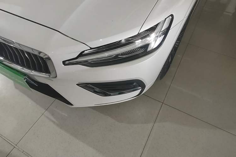 Used Volvo S60 2022 B4 Zhiyuan Luxury Edition Left Front Headlight