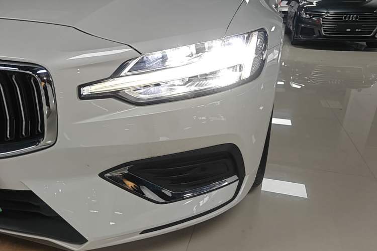 Used Volvo S60 2022 B4 Zhiyi Luxury Edition Left Front Headlight