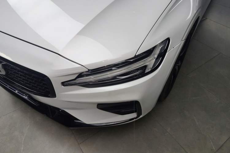 Used Volvo S60 2022 B4 Zhiyuan Sport Edition Left Front Headlight