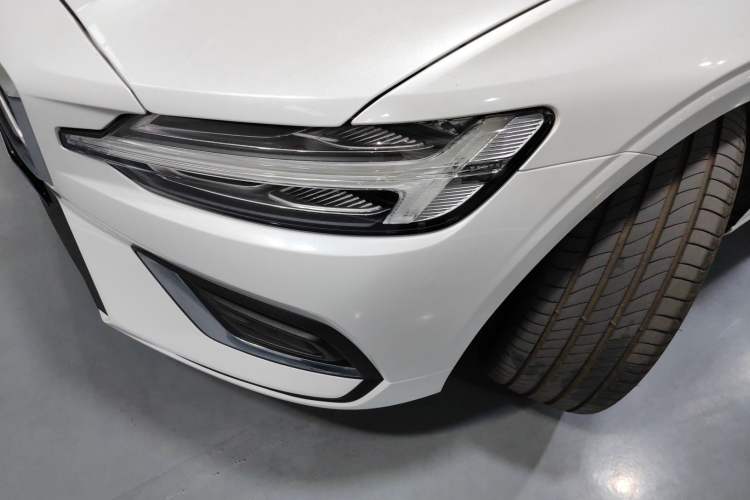 Used Volvo S60 2022 B4 Zhiyuan Luxury Edition Left Front Headlight