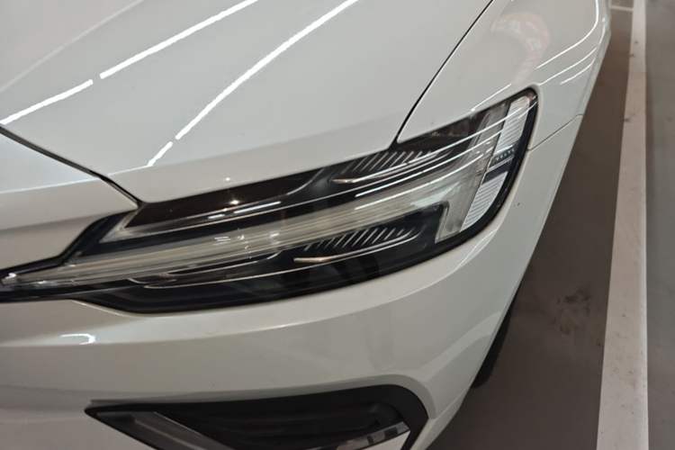 Used Volvo S60 2022 B4 Zhiyi Luxury Edition Left Front Headlight