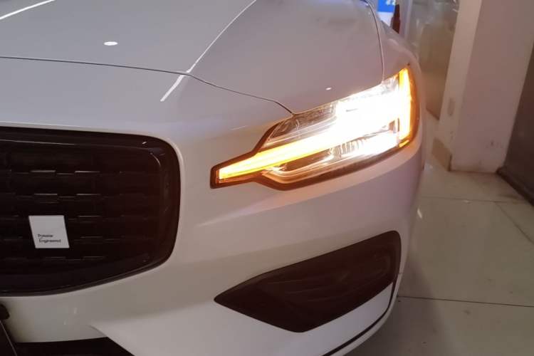 Used Volvo S60 2022 B4 Zhiyuan Luxury Edition Left Front Headlight