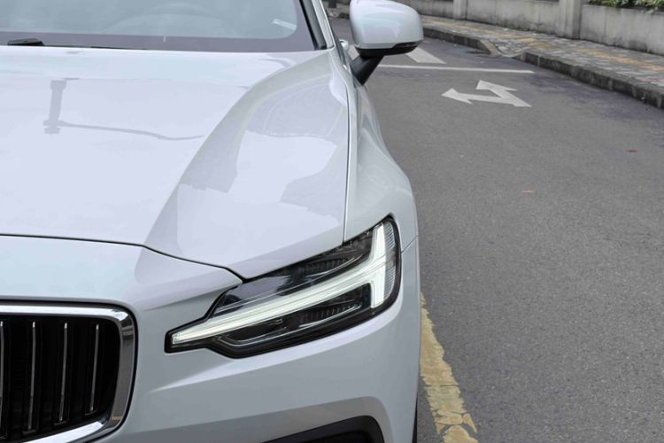 Used Volvo S60 2022 B4 Zhiyuan Luxury Edition Left Front Headlight