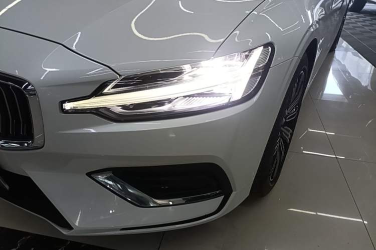 Used Volvo S60 2022 B4 Zhiyuan Luxury Edition Left Front Headlight