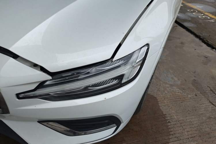 Used Volvo S60 2022 B4 Zhiyuan Luxury Edition Left Front Headlight
