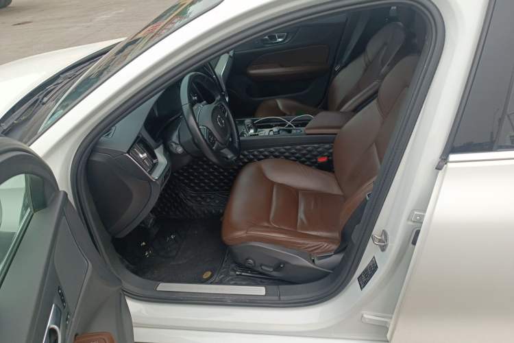 Used Volvo S60 2022 B4 Zhiyi Luxury Edition Left Front Seat