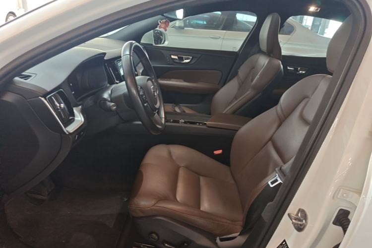 Used Volvo S60 2022 B4 Zhiyi Luxury Edition Left Front Seat
