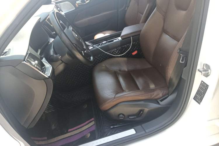 Used Volvo S60 2022 B4 Zhiyi Luxury Edition Left Front Seat