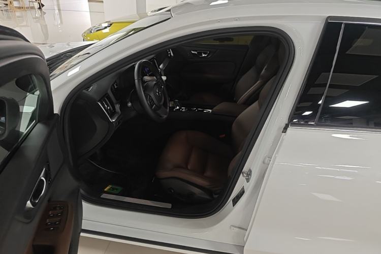 Used Volvo S60 2022 B4 Zhiyi Luxury Edition Left Front Seat