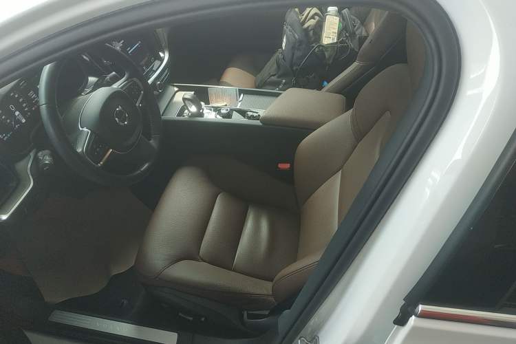 Used Volvo S60 2022 B4 Zhiyi Luxury Edition Left Front Seat
