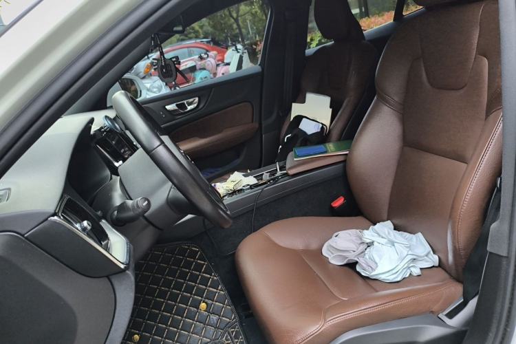 Used Volvo S60 2022 B4 Zhiyi Luxury Edition Left Front Seat