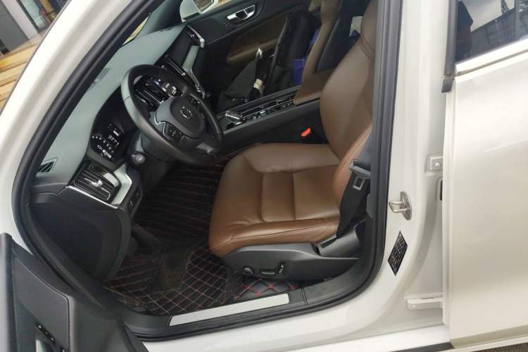 Used Volvo S60 2022 B4 Zhiyi Luxury Edition Left Front Seat