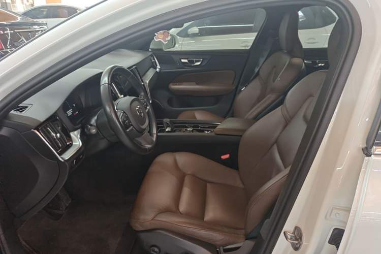 Used Volvo S60 2022 B4 Zhiyi Luxury Edition Left Front Seat