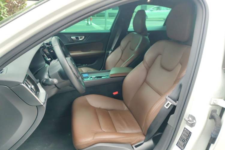 Used Volvo S60 2022 B4 Zhiyi Luxury Edition Left Front Seat