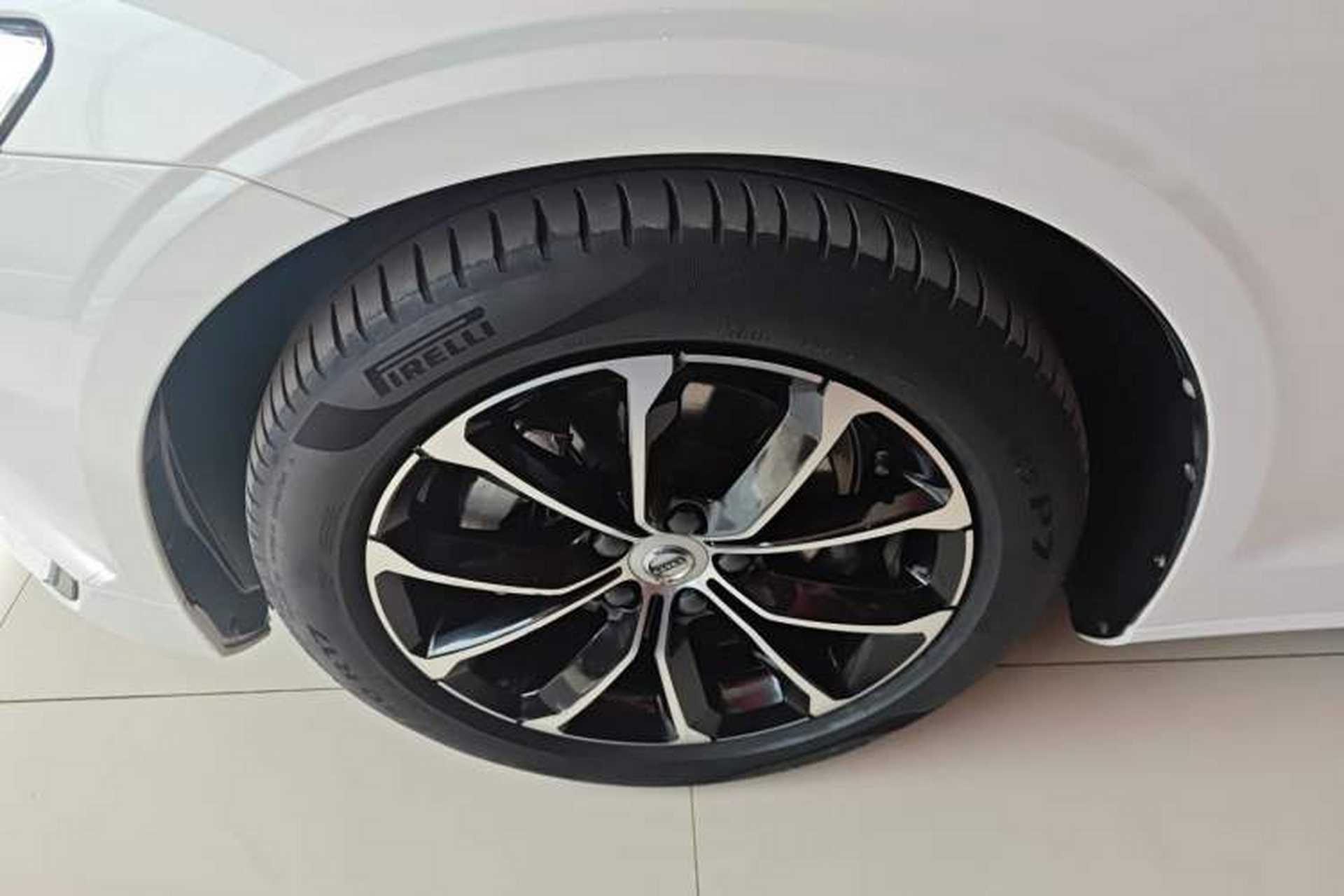 Used Volvo S60 2022 B4 Zhiyi Luxury Edition Left Front Wheel Hub