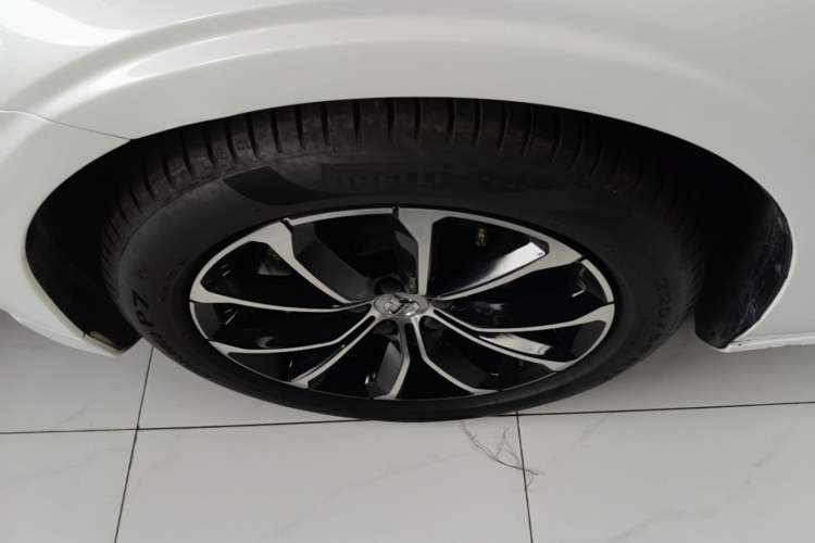 Used Volvo S60 2022 B4 Zhiyi Luxury Edition Left Front Wheel Hub