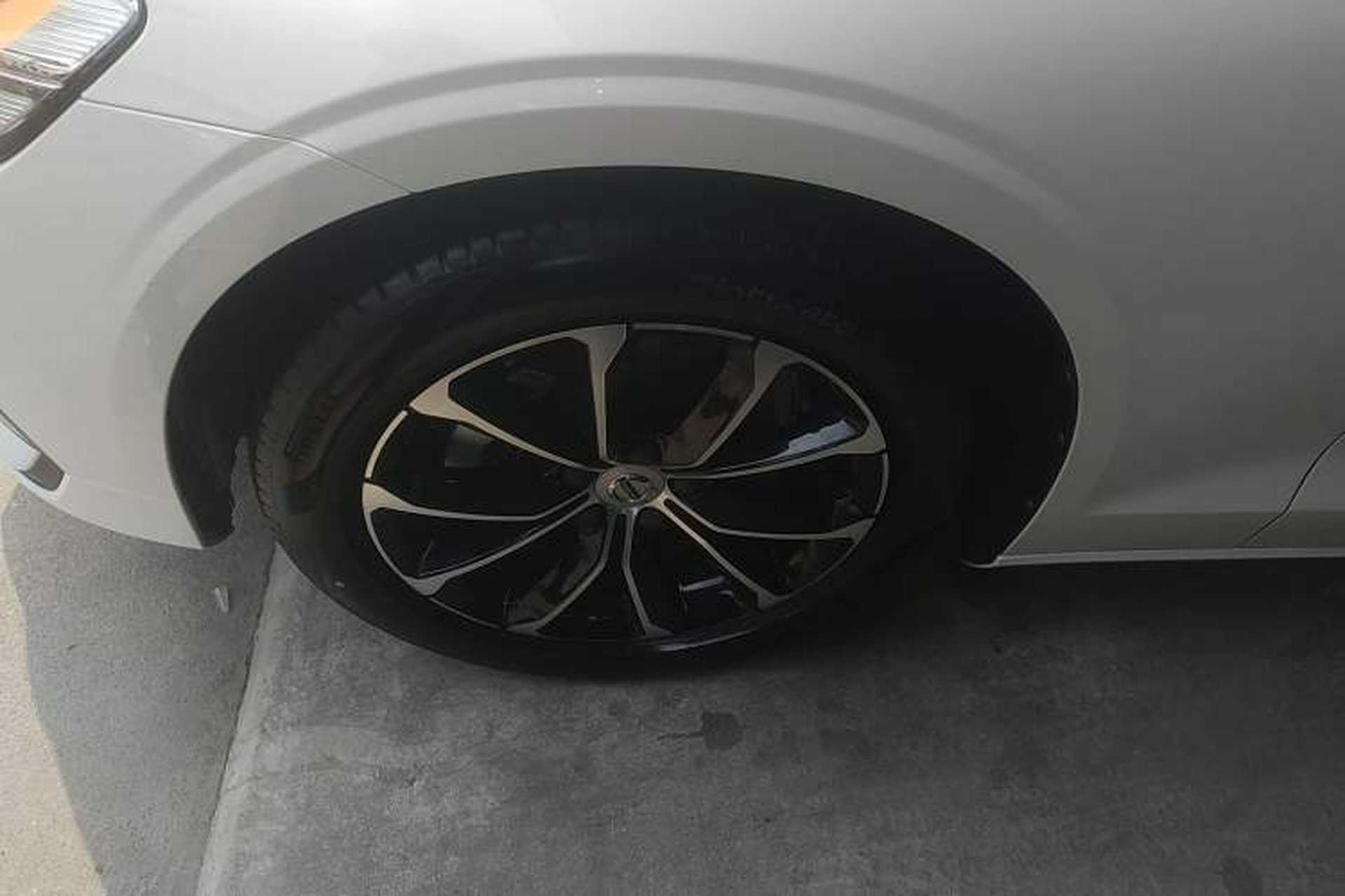 Used Volvo S60 2022 B4 Zhiyi Luxury Edition Left Front Wheel Hub