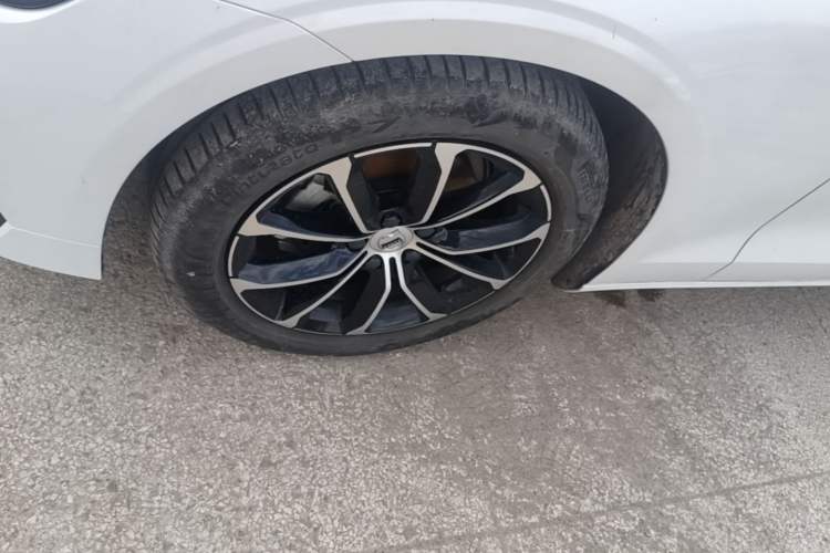 Used Volvo S60 2022 B4 Zhiyi Luxury Edition Left Front Wheel Hub