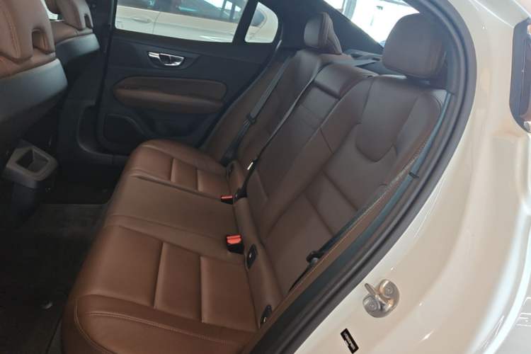 Used Volvo S60 2022 B4 Zhiyi Luxury Edition Left Rear Seat