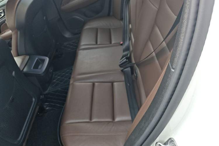 Used Volvo S60 2022 B4 Zhiyi Luxury Edition Left Rear Seat