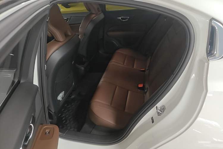 Used Volvo S60 2022 B4 Zhiyi Luxury Edition Left Rear Seat