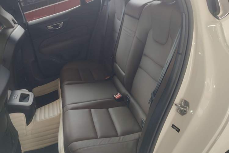 Used Volvo S60 2022 B4 Zhiyi Luxury Edition Left Rear Seat