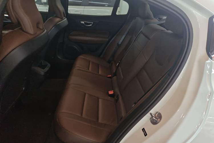 Used Volvo S60 2022 B4 Zhiyi Luxury Edition Left Rear Seat