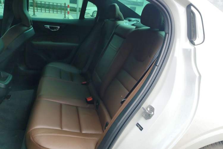Used Volvo S60 2022 B4 Zhiyi Luxury Edition Left Rear Seat